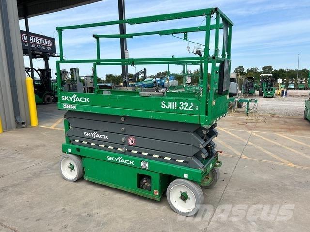 SkyJack SJ3226 رافعات مقصية الشكل