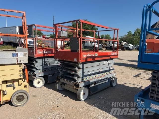 SkyJack SJ4632 رافعات مقصية الشكل