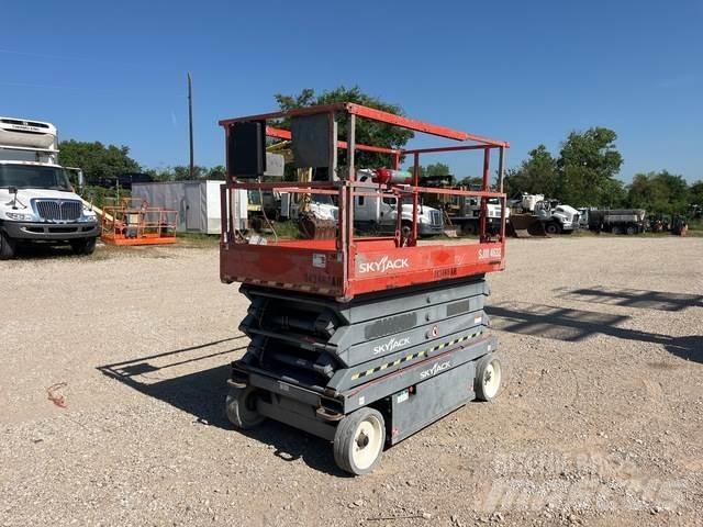 SkyJack SJ4632 رافعات مقصية الشكل