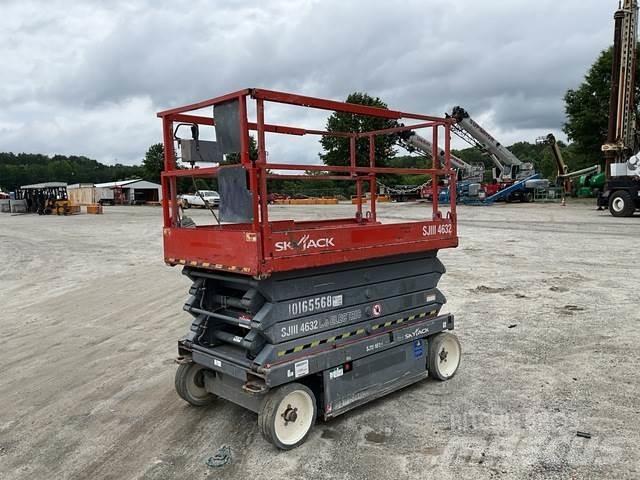 SkyJack SJ4632 رافعات مقصية الشكل