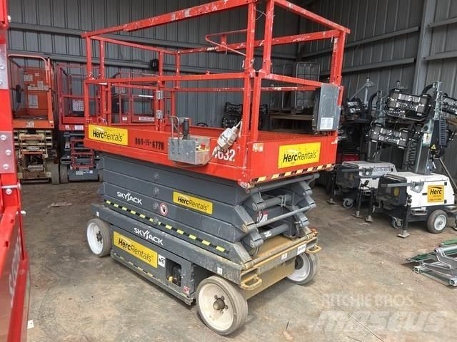 SkyJack SJ4632 رافعات مقصية الشكل