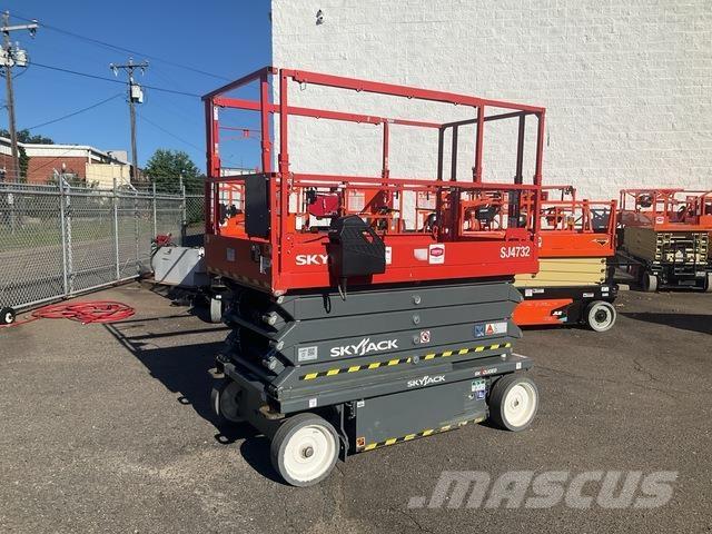 SkyJack SJ4732 رافعات مقصية الشكل