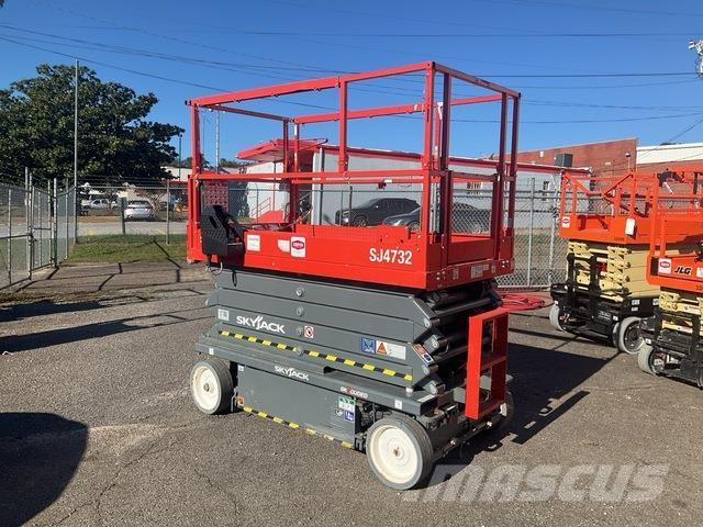 SkyJack SJ4732 رافعات مقصية الشكل
