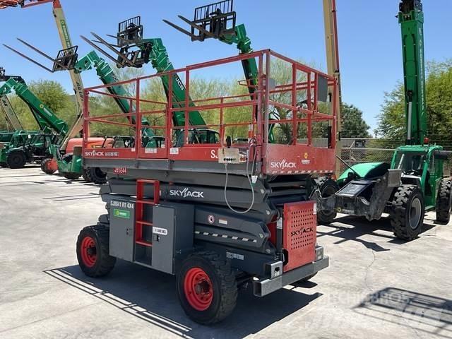 SkyJack SJ8841 رافعات مقصية الشكل