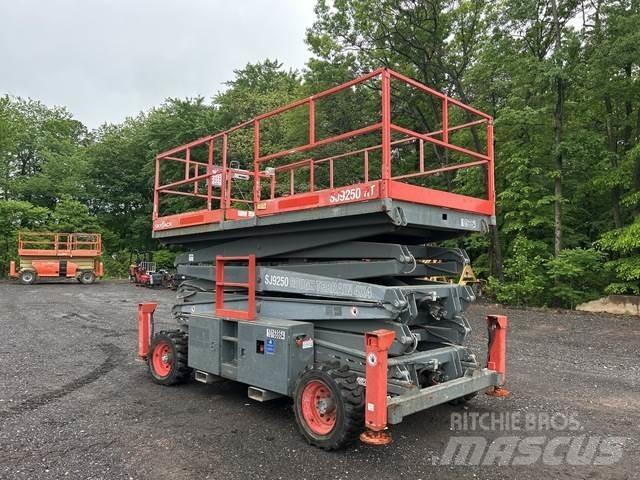 SkyJack SJ9250 رافعات مقصية الشكل