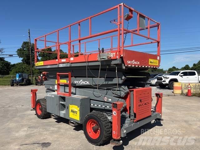 SkyJack SJ9250 رافعات مقصية الشكل