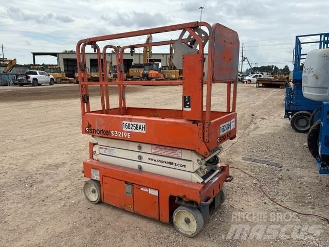 Snorkel S3219E رافعات مقصية الشكل