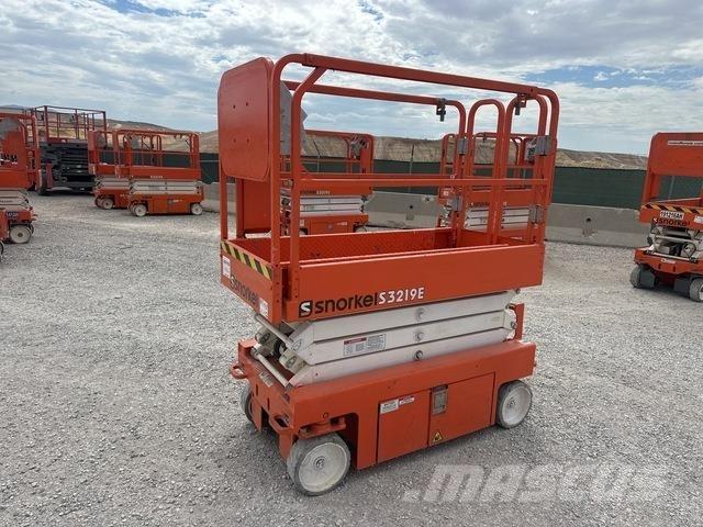 Snorkel S3219E رافعات مقصية الشكل
