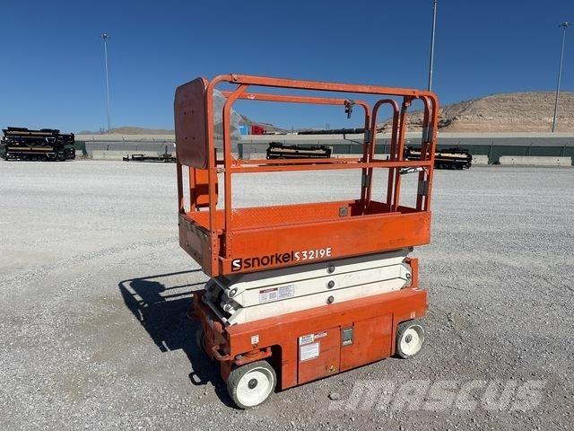 Snorkel S3219E رافعات مقصية الشكل