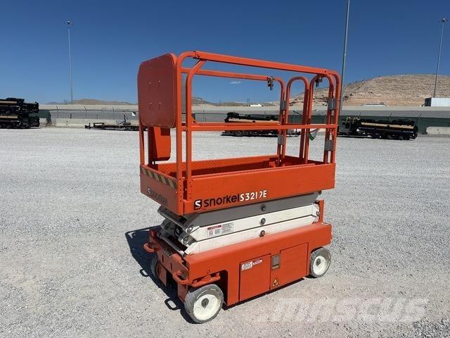 Snorkel S3219E رافعات مقصية الشكل
