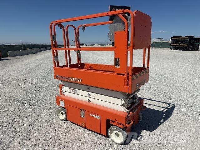Snorkel S3219E رافعات مقصية الشكل