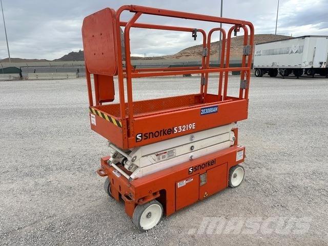 Snorkel S3219E رافعات مقصية الشكل