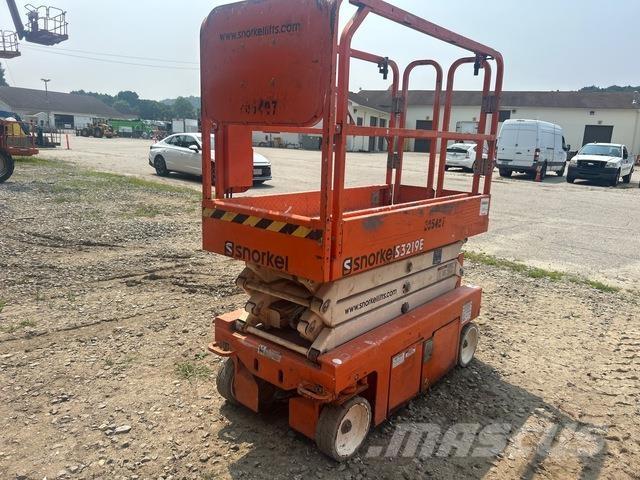Snorkel S3219E رافعات مقصية الشكل