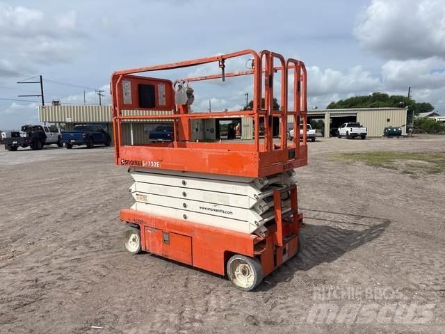 Snorkel S4732E رافعات مقصية الشكل