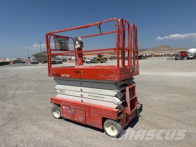 Snorkel S4732E رافعات مقصية الشكل