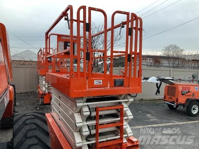 Snorkel S4740E رافعات مقصية الشكل
