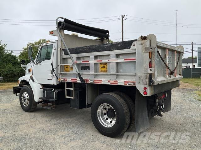 Sterling L7500 شاحنات قلابة
