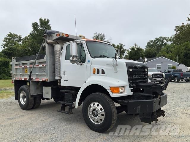 Sterling L7500 شاحنات قلابة