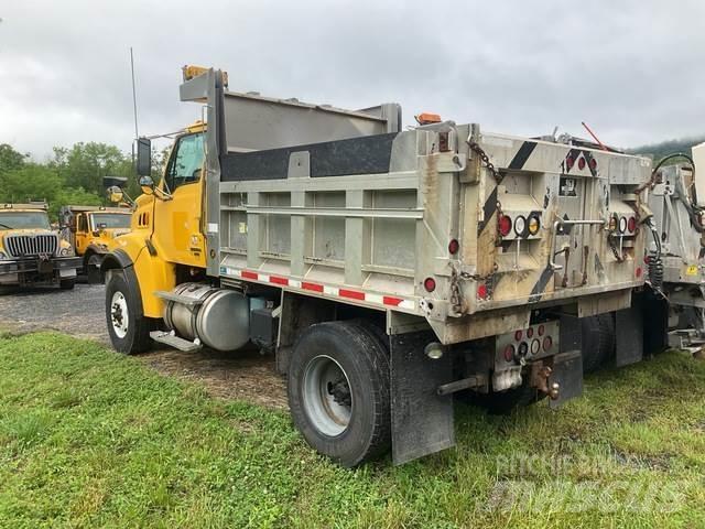 Sterling L8500 حراثات ونصول الجليد