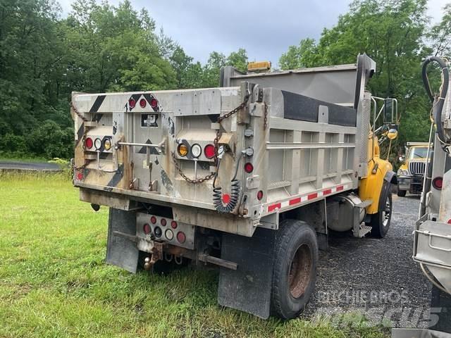 Sterling L8500 حراثات ونصول الجليد