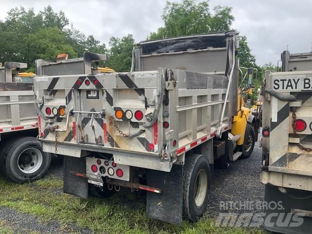 Sterling L8500 حراثات ونصول الجليد