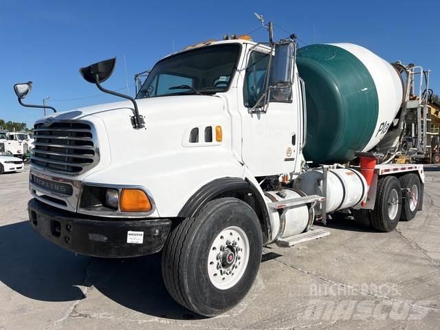 Sterling L9500 شاحنات أخرى