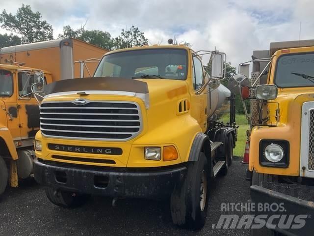 Sterling L9500 معدات نشر الرمال والملح