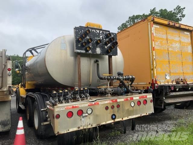 Sterling L9500 معدات نشر الرمال والملح