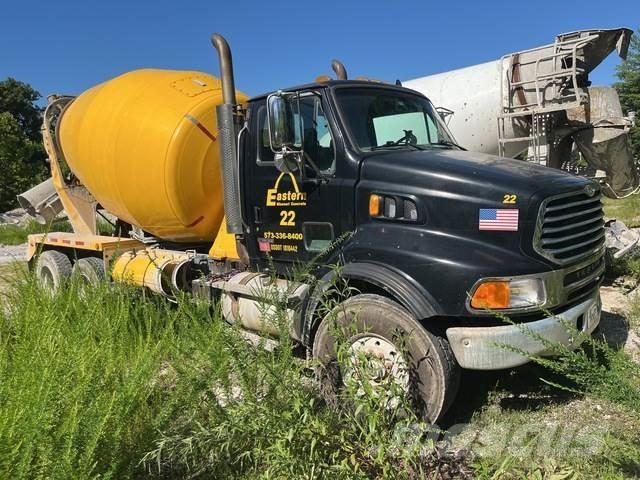 Sterling L9500 شاحنات أخرى