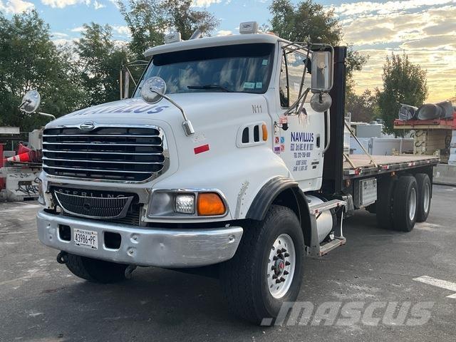 Sterling L9500 شاحنات مسطحة/مفصلية الجوانب
