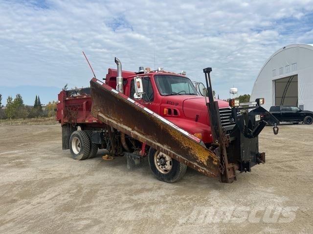 Sterling L9500 حراثات ونصول الجليد