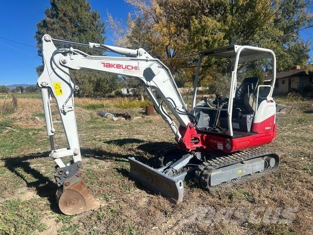 Takeuchi TB235 حفارات زحافة