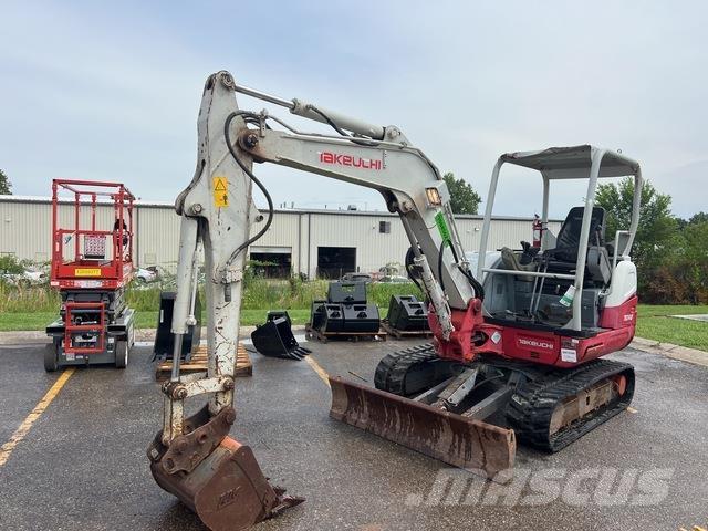 Takeuchi TB240 حفارات زحافة