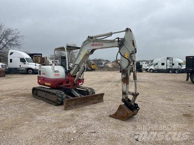 Takeuchi TB260 حفارات زحافة