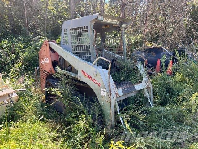 Takeuchi TL130 لوادر انزلاقية التوجيه