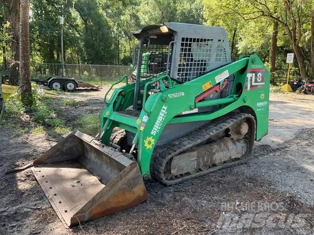 Takeuchi TL8 لوادر انزلاقية التوجيه