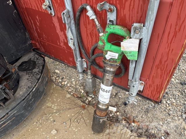  Tamco RB133 أخرى