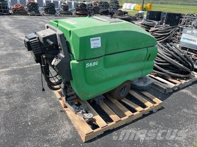 Tennant 5680 كاسحات داخلية
