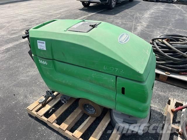 Tennant 5680 كاسحات داخلية