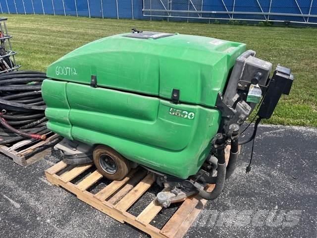 Tennant 5680 كاسحات داخلية