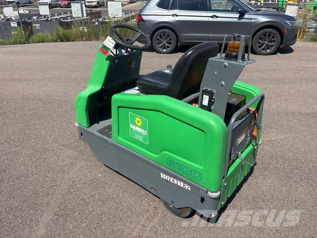 Tennant 6100 كاسحات داخلية