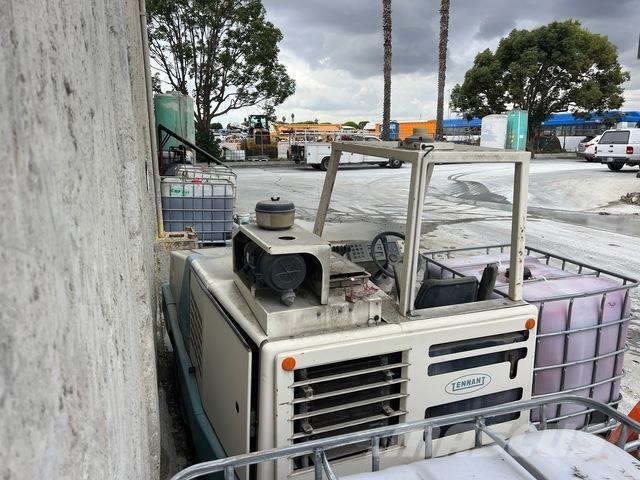 Tennant 800 كاسحات داخلية