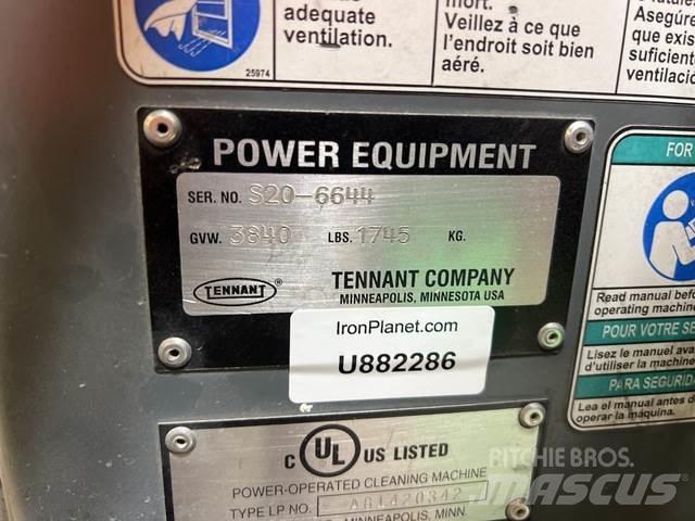 Tennant S20 كاسحات داخلية