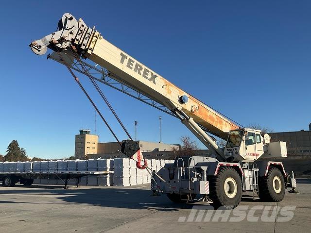 Terex RT135 رافعات الطرق الوعرة