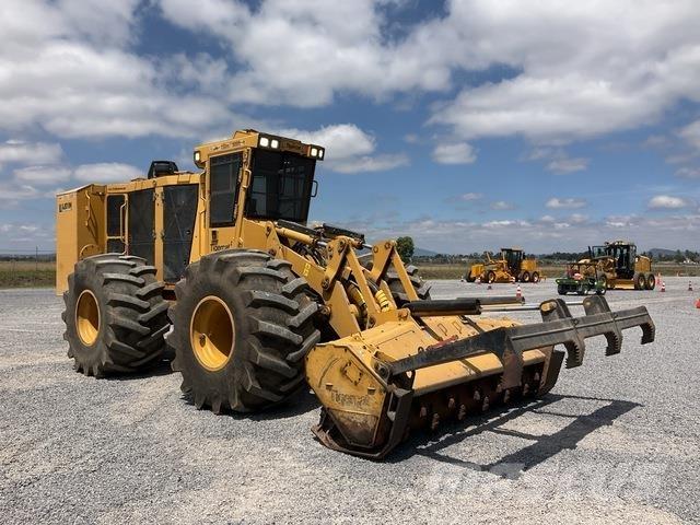 Tigercat 760B قاطعات وجامعات الأشجار