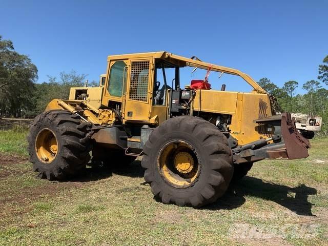 Timberjack 460 ساحبات الأشجار