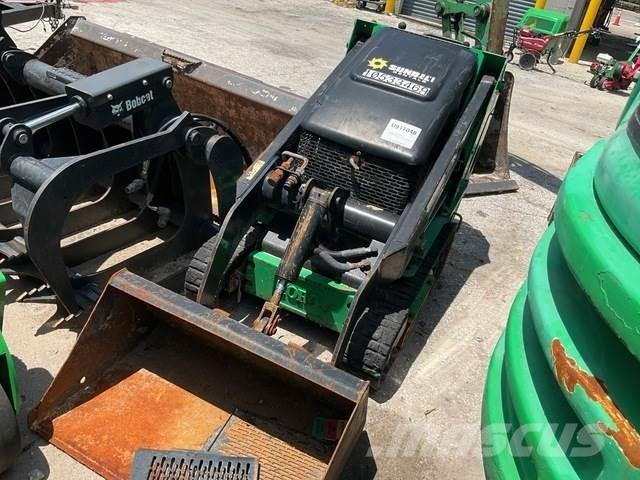Toro  لوادر انزلاقية التوجيه