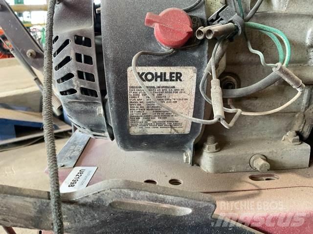 Toro 23740 كاسحات داخلية