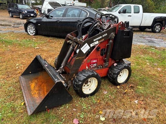 Toro Dingo 322 لوادر انزلاقية التوجيه