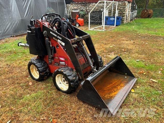 Toro Dingo 322 لوادر انزلاقية التوجيه